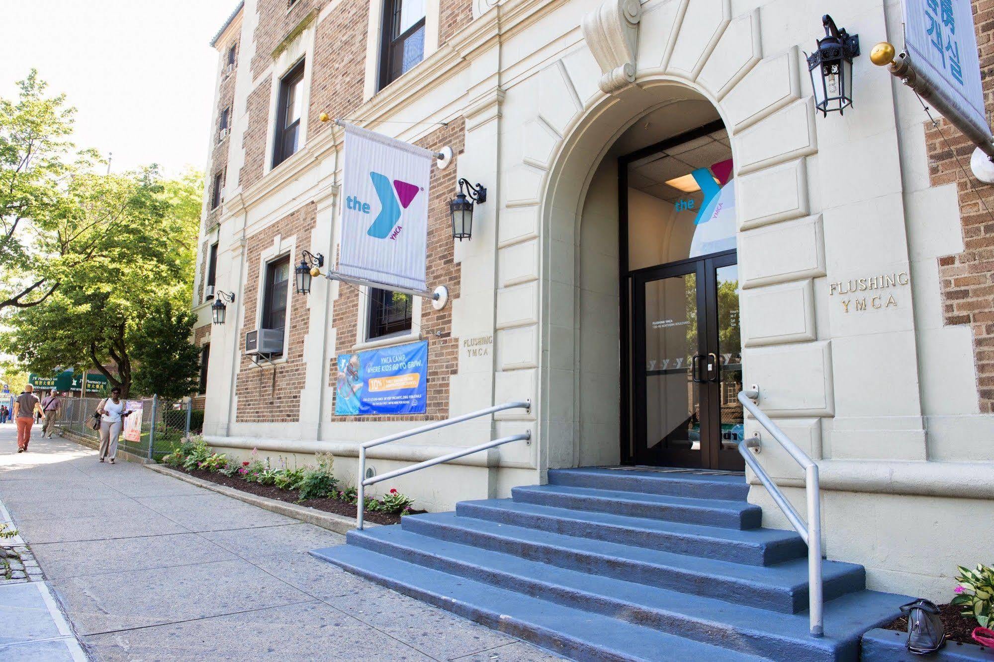 Flushing Ymca Hostal *